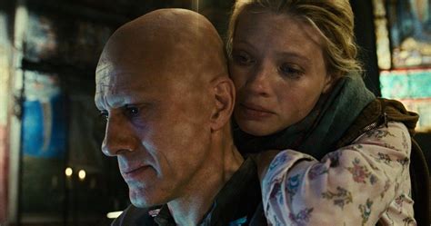 The Zero Theorem: Uma Viagem Surrealista pelo Significado da Existência com Christoph Waltz!